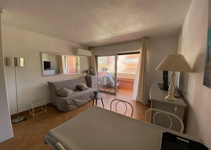 : Avec Piscine, Parking, Climatisation Et Terrasse - Fr-1-226-294 Sainte-Maxime