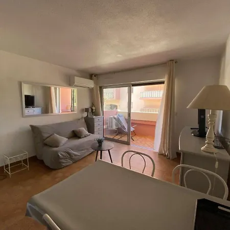 : Avec Piscine, Parking, Climatisation Et Terrasse - Fr-1-226-294 Sainte-Maxime