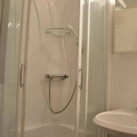 : Avec Piscine, Parking, Climatisation Et Terrasse - Fr-1-226-294 Daire