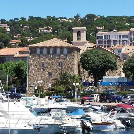 : Avec Piscine, Parking, Climatisation Et Terrasse - Fr-1-226-294 Daire *