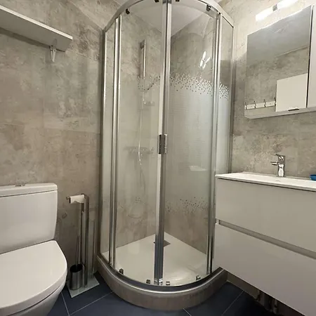 아파트 : Avec Piscine, Parking, Climatisation Et Terrasse - Fr-1-226-294